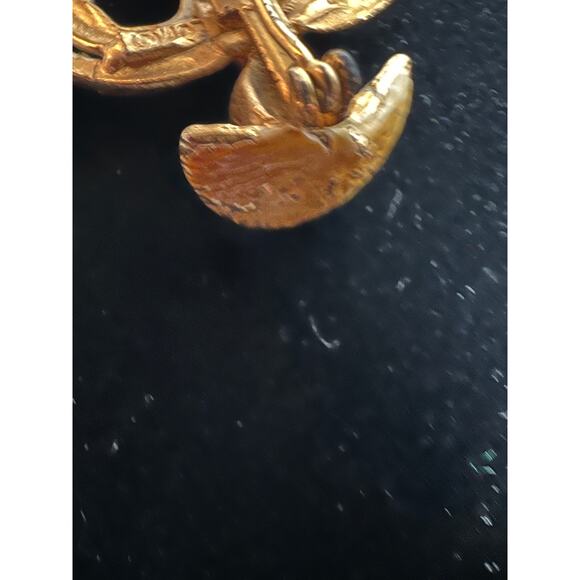 Vintage Asian Themed Brooch, Man Carrying Water Market Buckets Distressed Paint - Picture 9 of 9